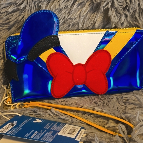 Donald Duck Loungefly Wallet - Picture 4 of 4